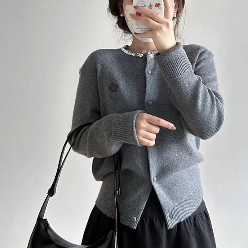 

Женский вязаный кардиган, нишевый и уникальный свитер-жакет one size fits all серый