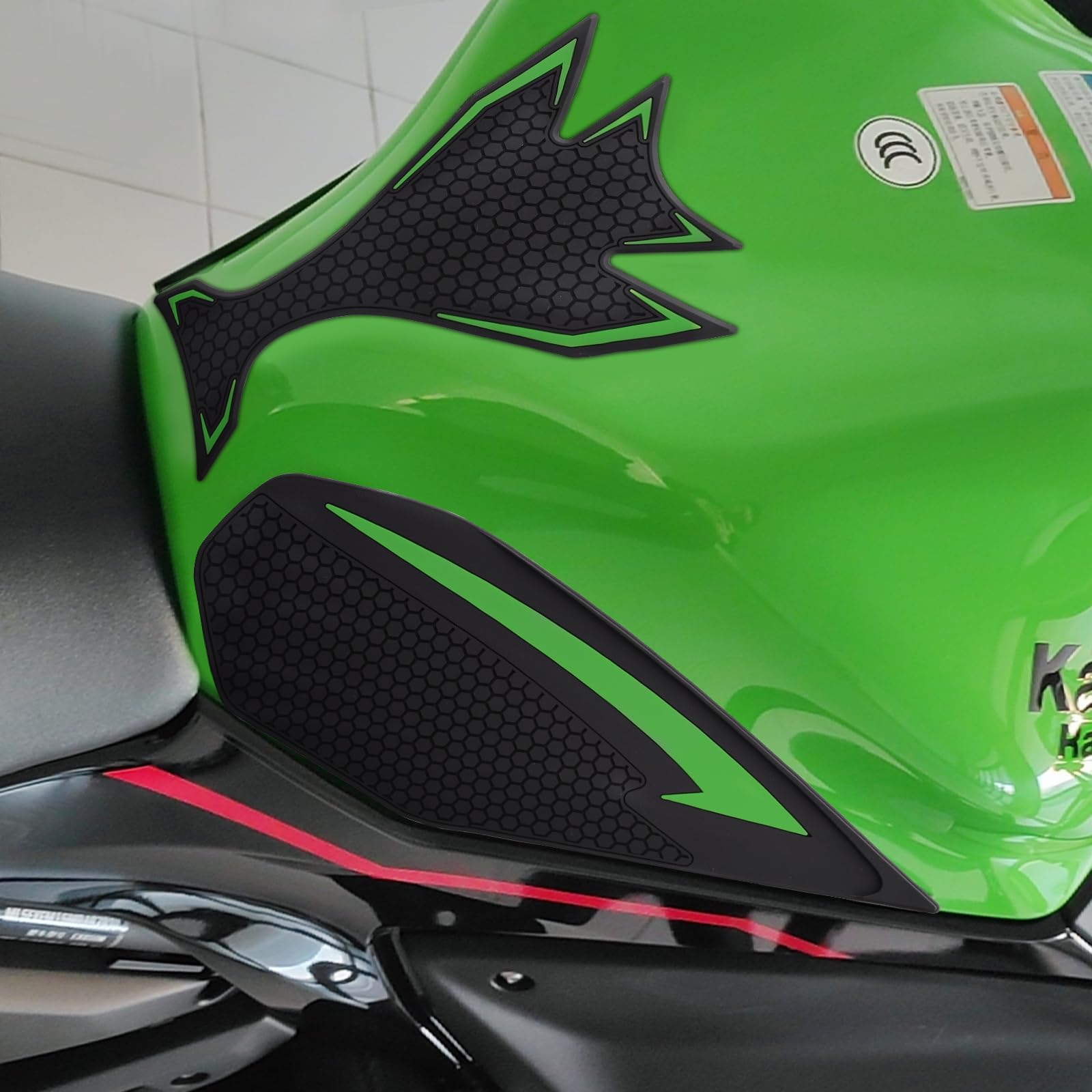 

BYEMTTY 3D Traction Pad Tank Kit for Ninja 650 (2017-2024) and Ninja Z650 (2019-2024) - Green
