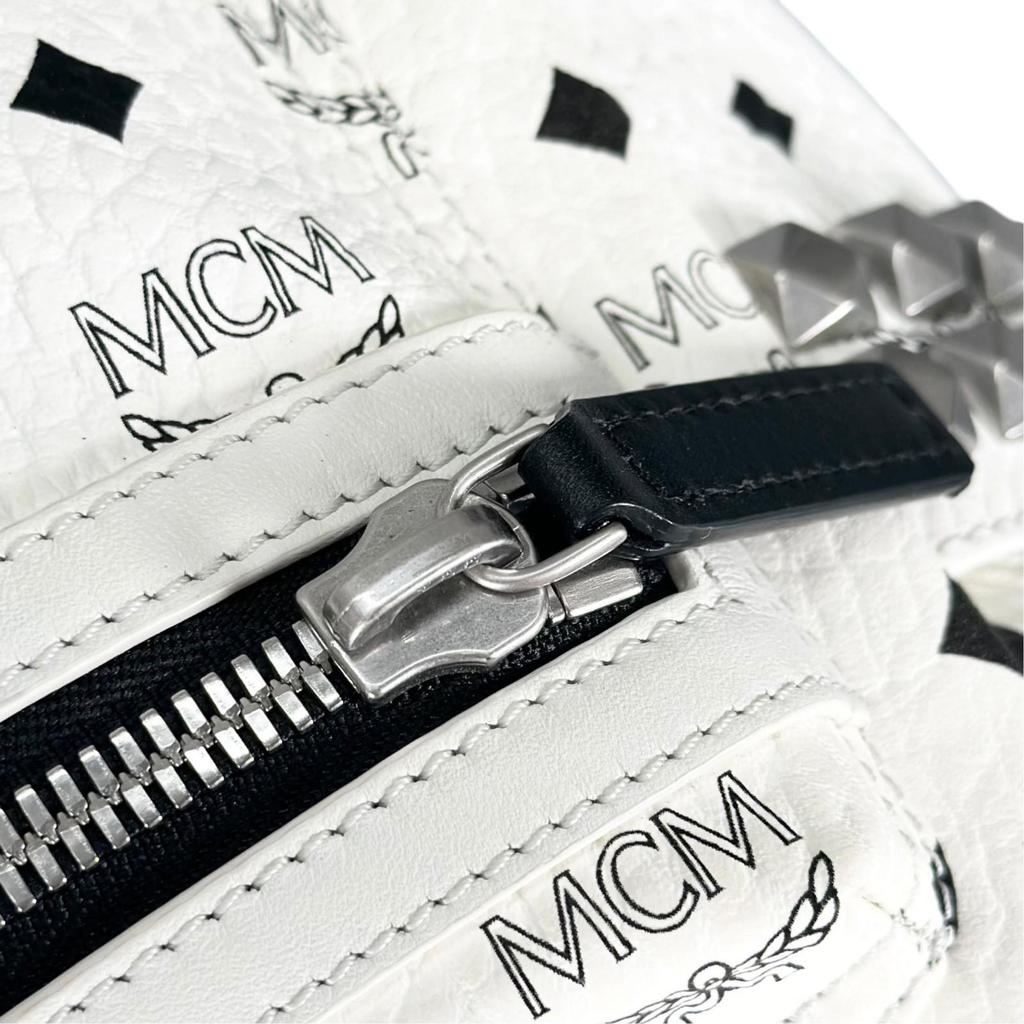 MCM Stark Sidestuds Visetos MMK65VE37WT001 Backpack Â· Daypack white unisex Small size used