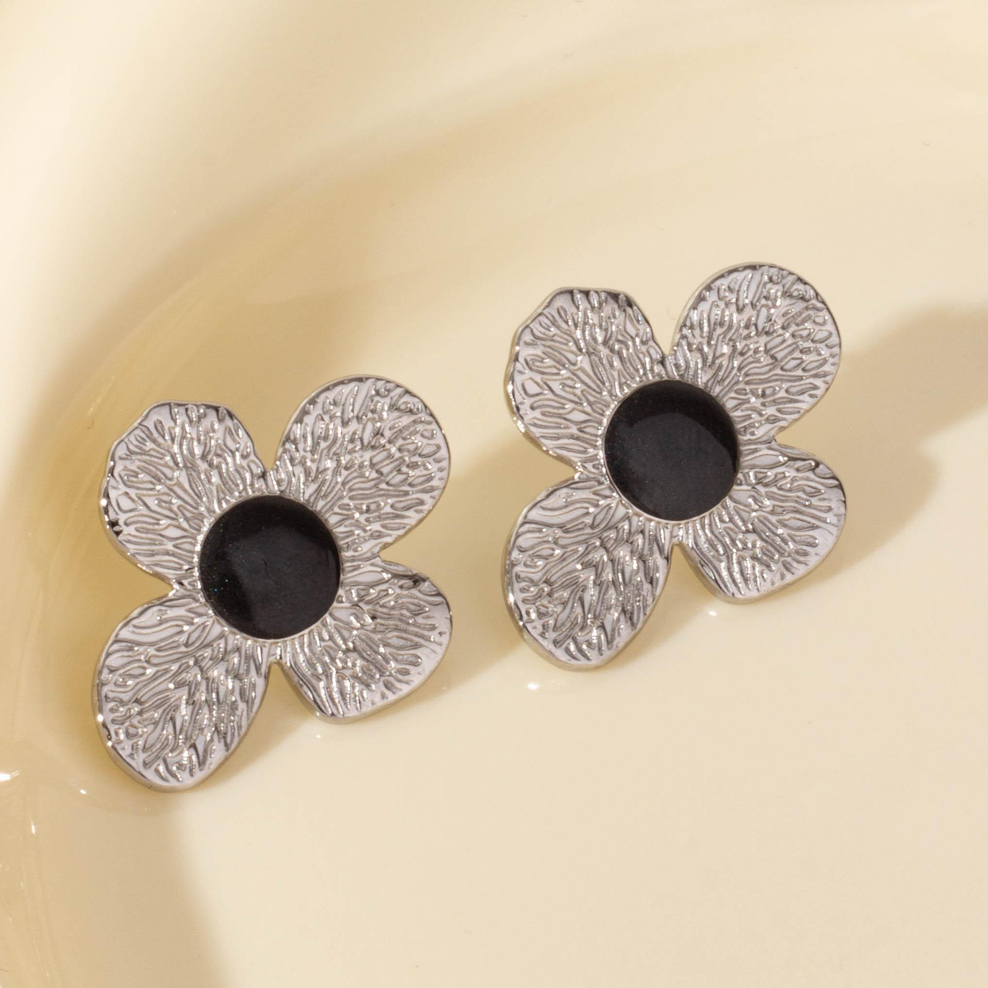 

White/Black Enamel Flower Ear Studs For Women Men Accessories Stainless Steel Earrings Fashion Jewelry Piercing Aretes Earring