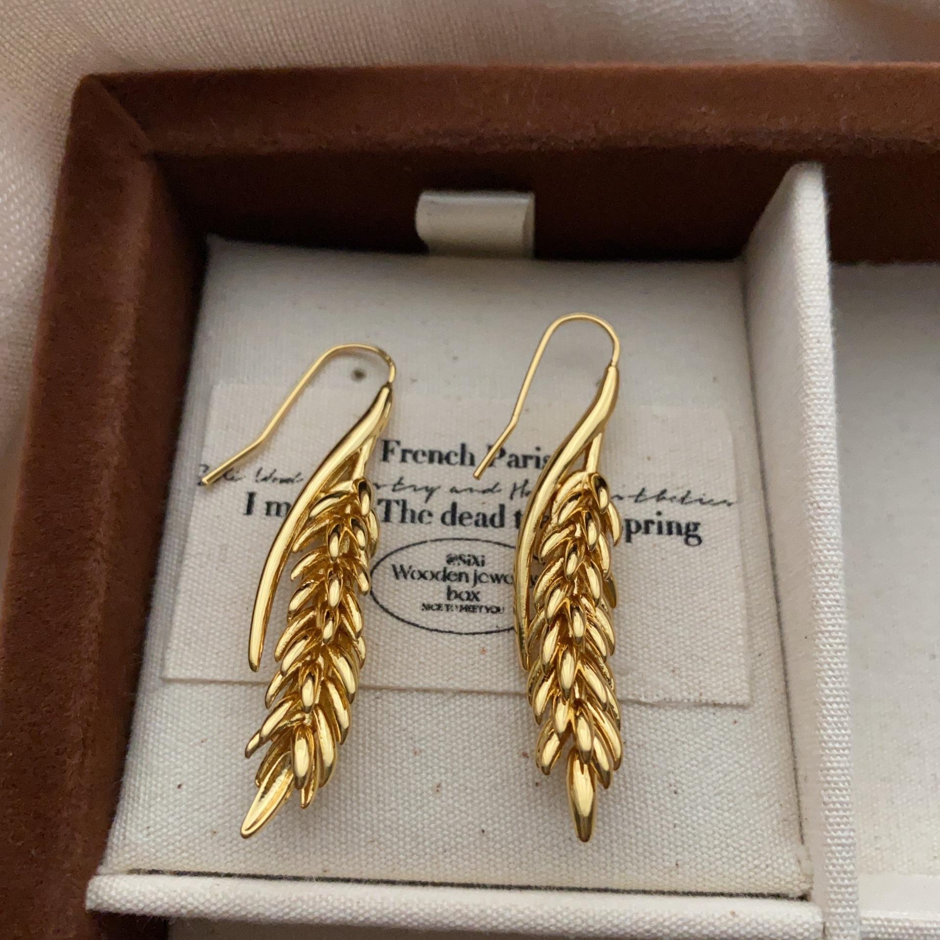 Natural Wheat Ears Golden Stud Earrings Pastoral Art High-End Niche French Light Luxury Unique Exquisite Earrings