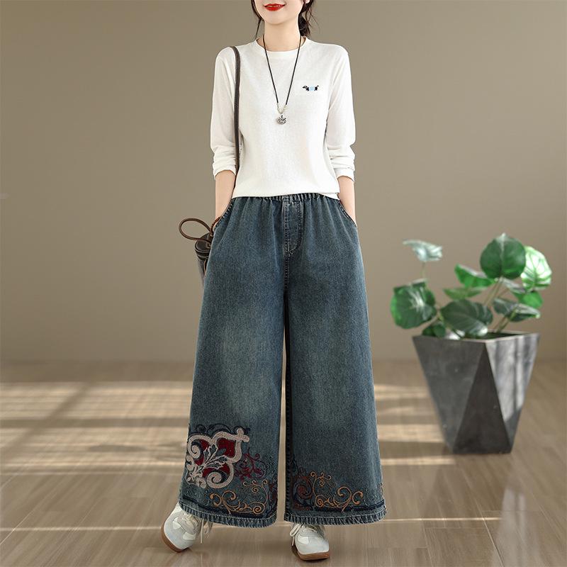 Women s Retro Embroidered Wide-Leg Elastic Waist Jeans Medium