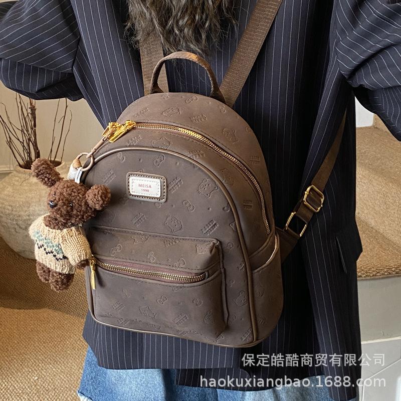 Casual Commuting Retro Large-capacity Bag Women's 2025 New Autumn and Winter Popular Embossed Backpack Schoolbag