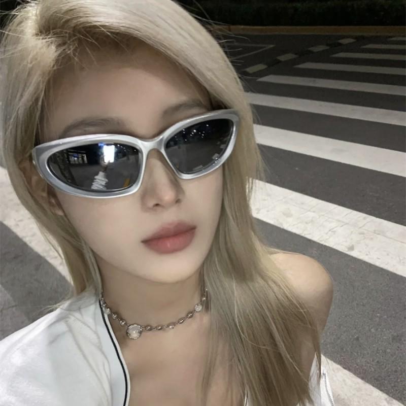 Trendy Y2K Style Sunglasses for Women & Men - Cool Outdoor Cycling & Driving Sun Protection Goggles