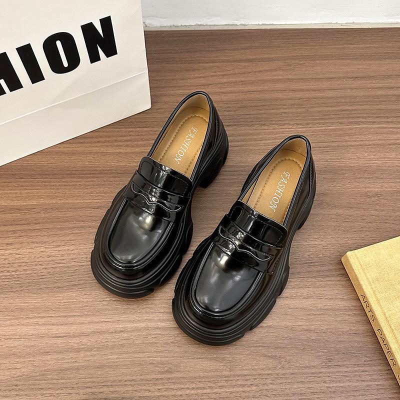 

Женские летние лоферы на платформе 2025 новая внутренняя высота увеличение каблука Мэри Джейн женская обувь маффин один педаль маленькие кожаные туфли 40 чёрный