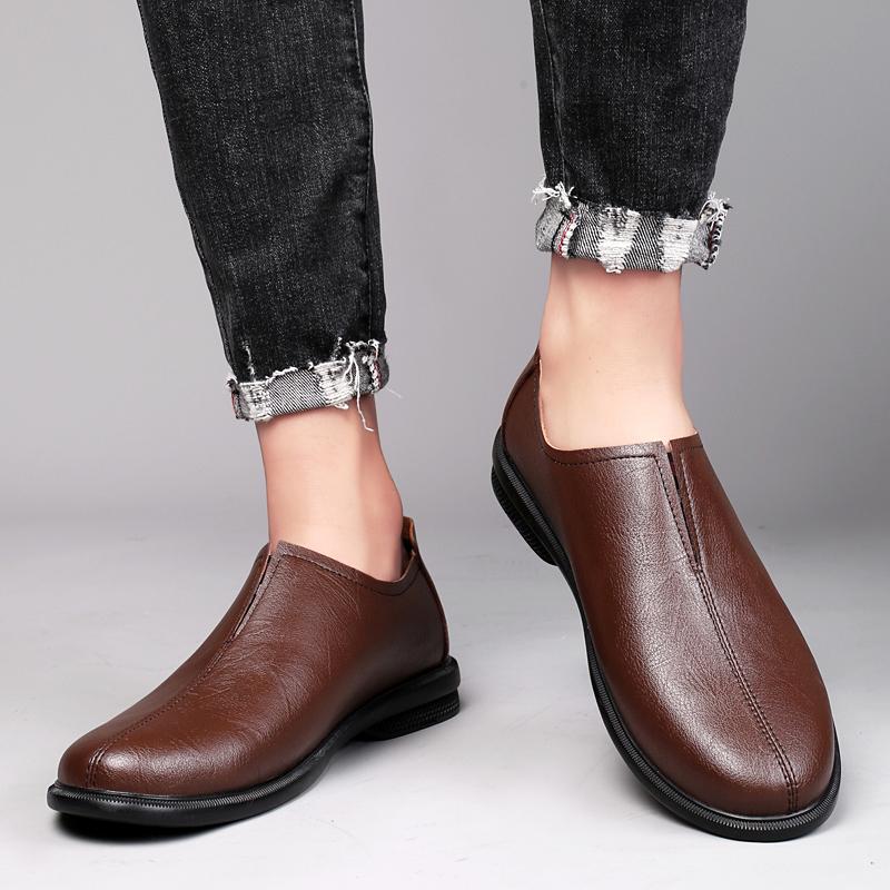 Mode Vår Höst Man Stilfulla Loafers Resa Slip on Eleganta Rund Tå Herrskor Mockasiner Casual Läder Flats Herrskor