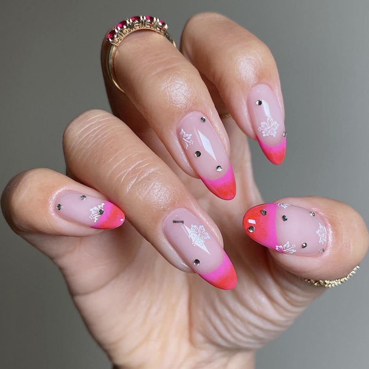 

Almond-Shaped Rose Red Ombre Flower Rhinestone Detachable Fake Nails