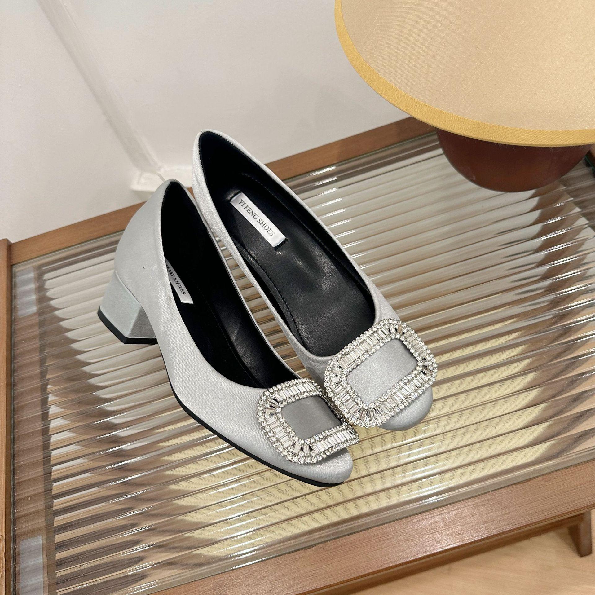 

Sheepskin version~ inner height-increasing rhinestone shallow mouth leather thick high heels women s banquet square head single shoes 34