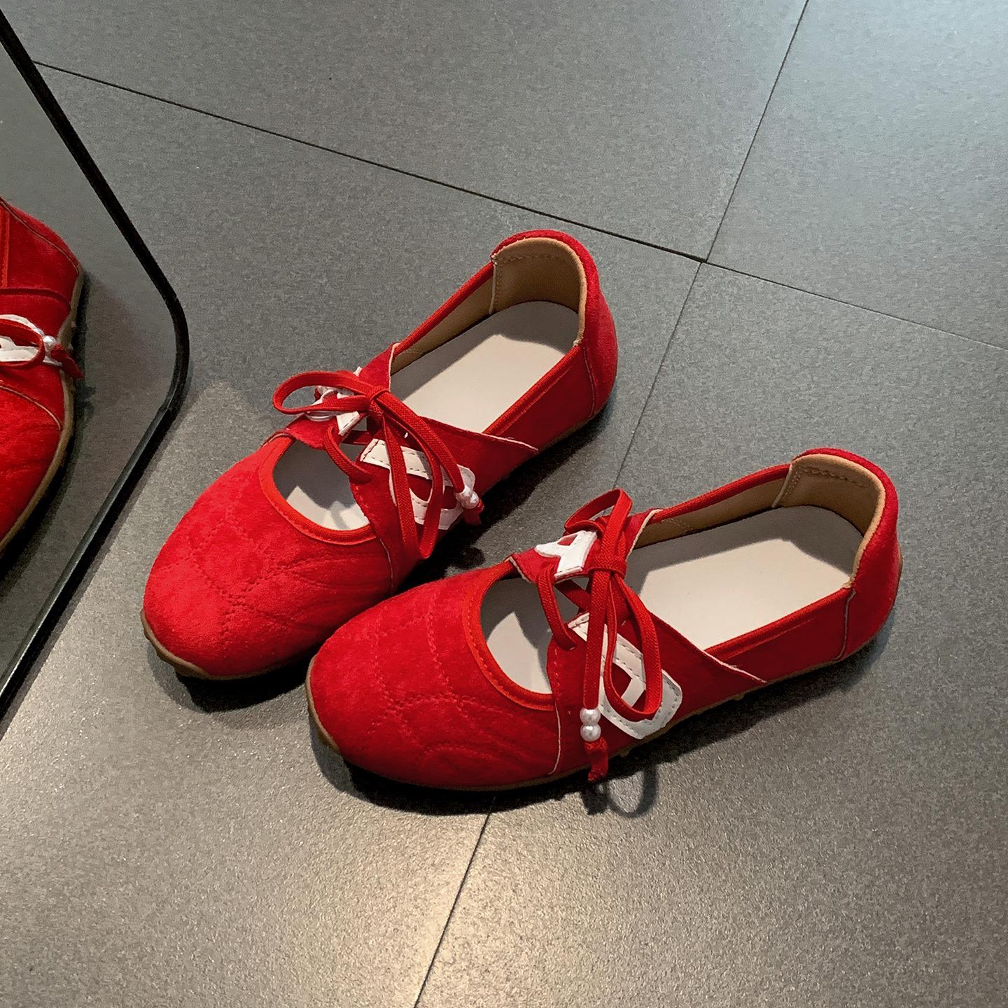 

Queen Fan retro premium flat bottom shallow mouth single shoes women s summer 2025 new with skirt versatile Mary Jane shoes 35 красный