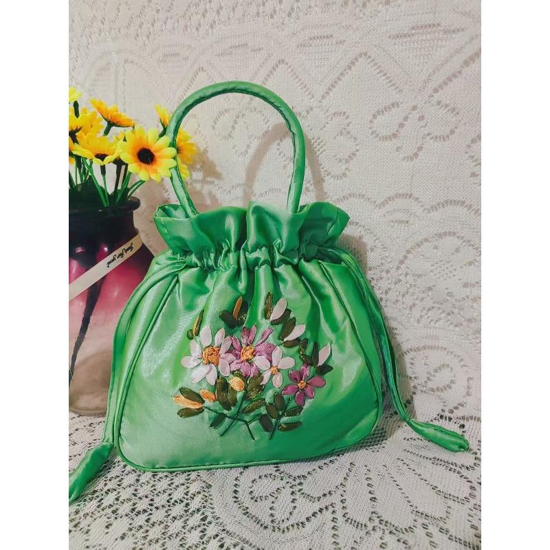 Ethnic style handmade embroidered bag wedding candy handbag middle-aged and elderly shopping mobile phone change bag mini handbag