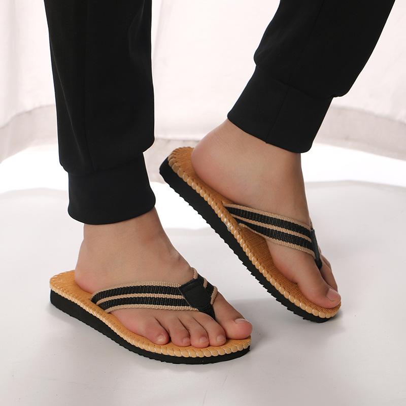 Slippers Men Summer Flip Flops Beach Sandals Anti-Slip Casual Flat Shoes High Quality Slippers Indoor House Shoes for Men