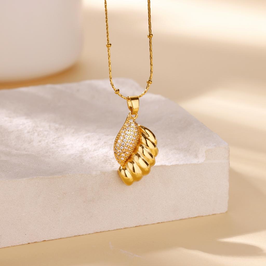 Stainless Steel Sun Pendant Necklace for Women Fashion Gold Color Zircon Charm Chain Necklaces Trendy Aesthetic Jewelry Gift