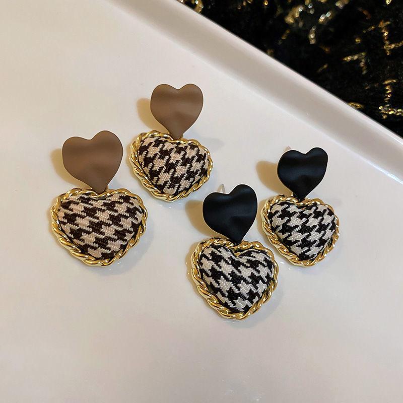 JMXD-Vintage Plaid Love Stud Earrings Girl Simple Temperament Plaid Earrings Houndstooth Heart Shape
