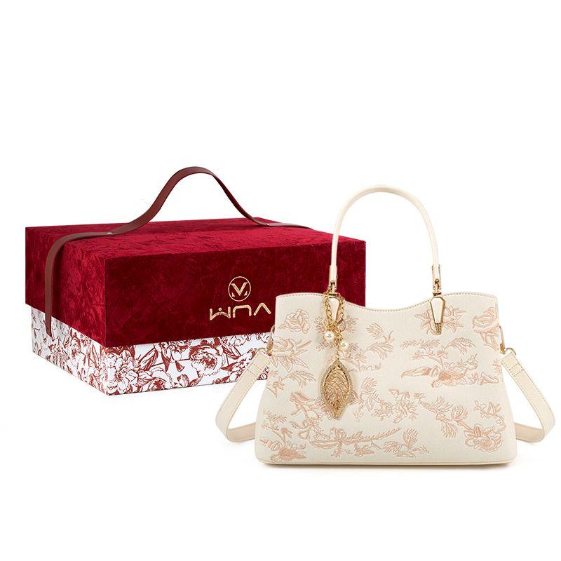 

Fashion Embroider Mother Bag 2025 New Arrival Chinese Style Tote Middle-Aged Lady to Give Mom Practical Gift for Wife Creamy-white Embroider velvet gift box