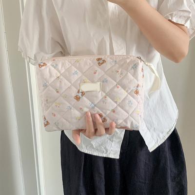 Portable Waterproof Hanging Toiletry Bag Multi Compartment Storage Cream Cartoon Bear Design Portable Travel Essential
