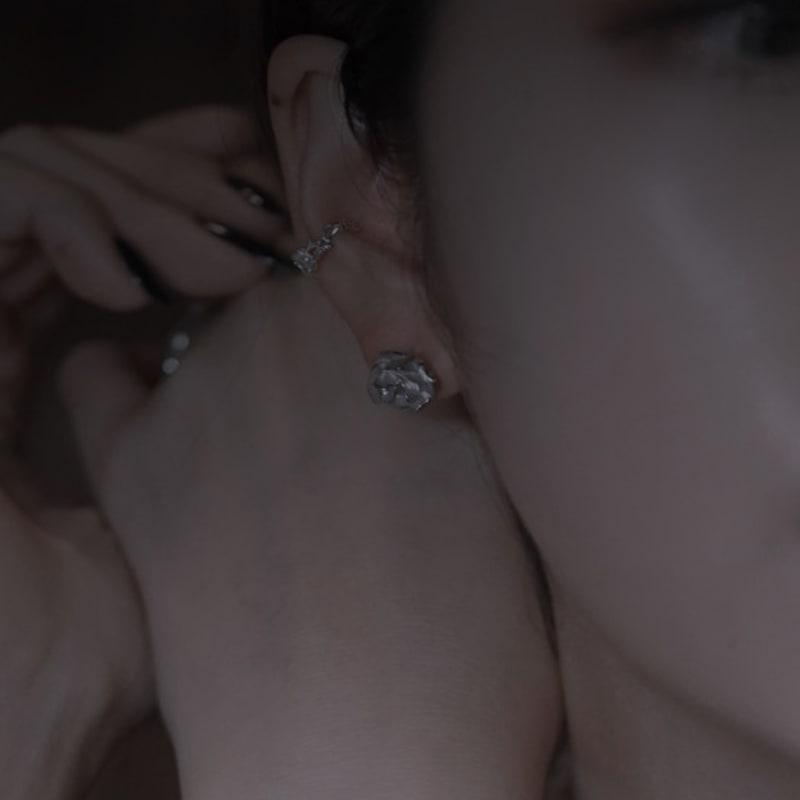 tomorrowobject Flower breeze. rose. earring 04