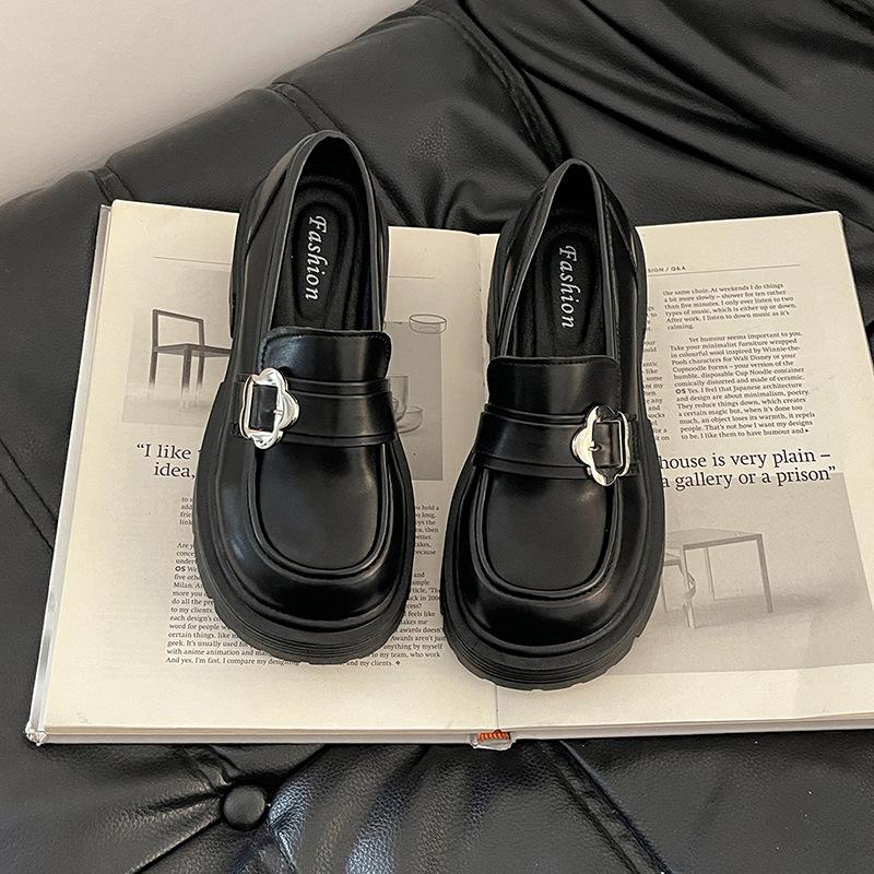 Versatile shallow loafers round head single shoes autumn and winter fashionable and comfortable simple leather buckle Versatile thick heel high he