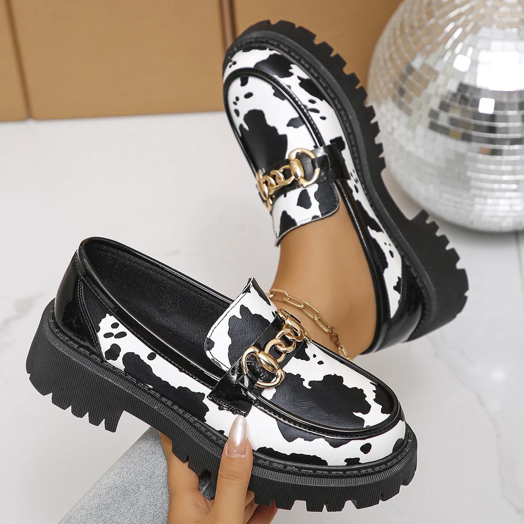 2025 Plus Size Women's British Style Loafers Slip-On Round Toe Mid Heel Comfortable Casual Pumps Retro Leather New Shoes Ladies