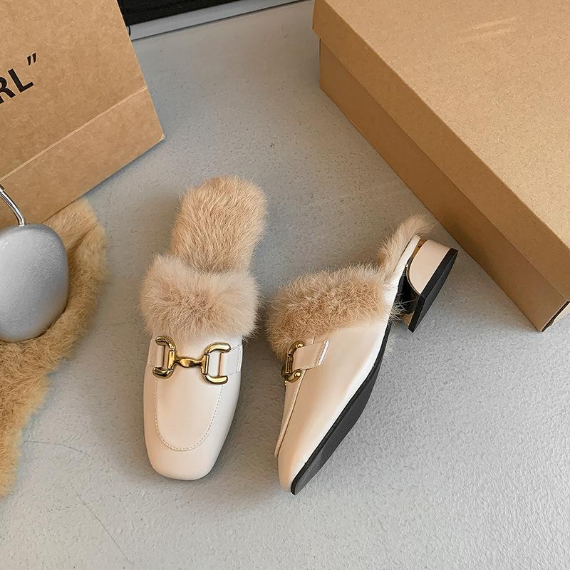 Baotou Halbschlappen für Damen zum Tragen 2024 Herbst und Winter neu dick Absatz Temperament Pferdetitel Schnalle eckige Zehenpartie Mules