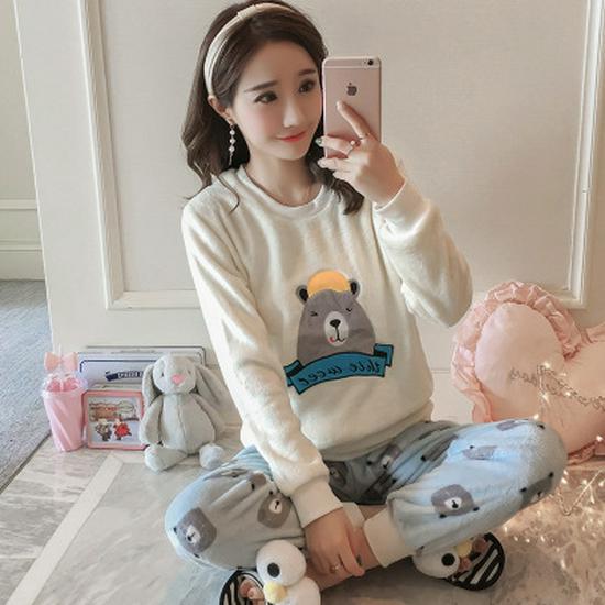 Women's Long-Sleeve Flannel Pajamas - Cute Cartoon Coral Fleece Set for Fall & Winter