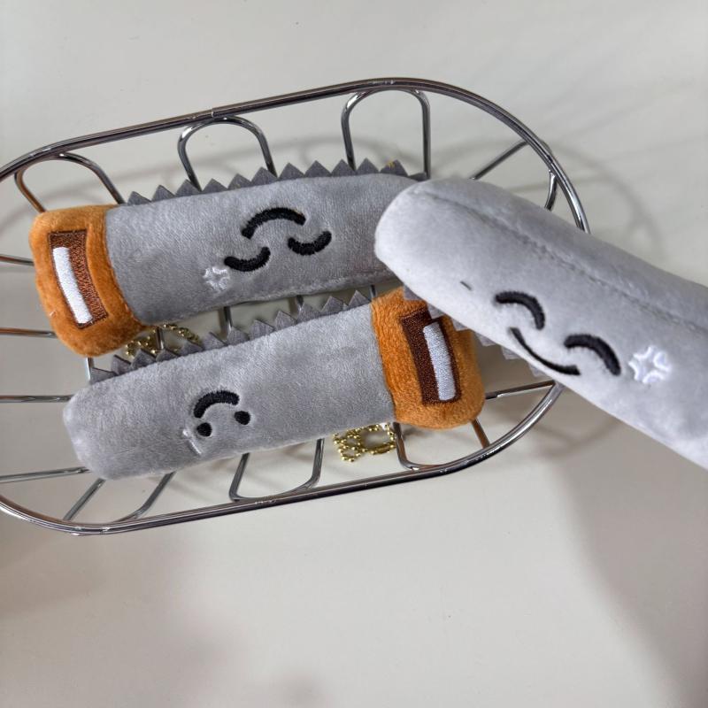 

Плюшевая игрушка Пила Брелок Мультяшный инструмент Мягкая набивная кукла Подвеска Кольцо для ключей автомобиля Декор для рюкзака Подарок для ребенка 1Pc