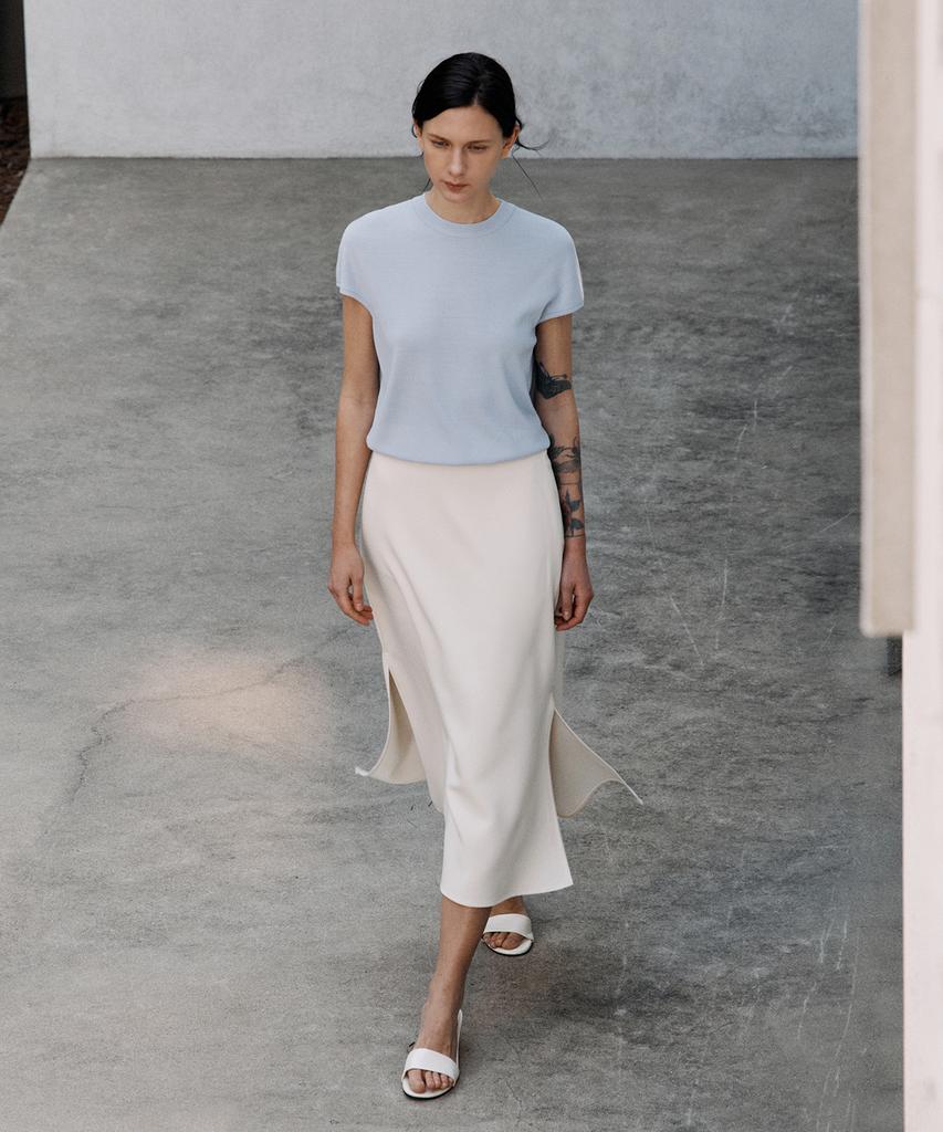 Aesmoeo Selina Slit Banding Skirt (Cream)