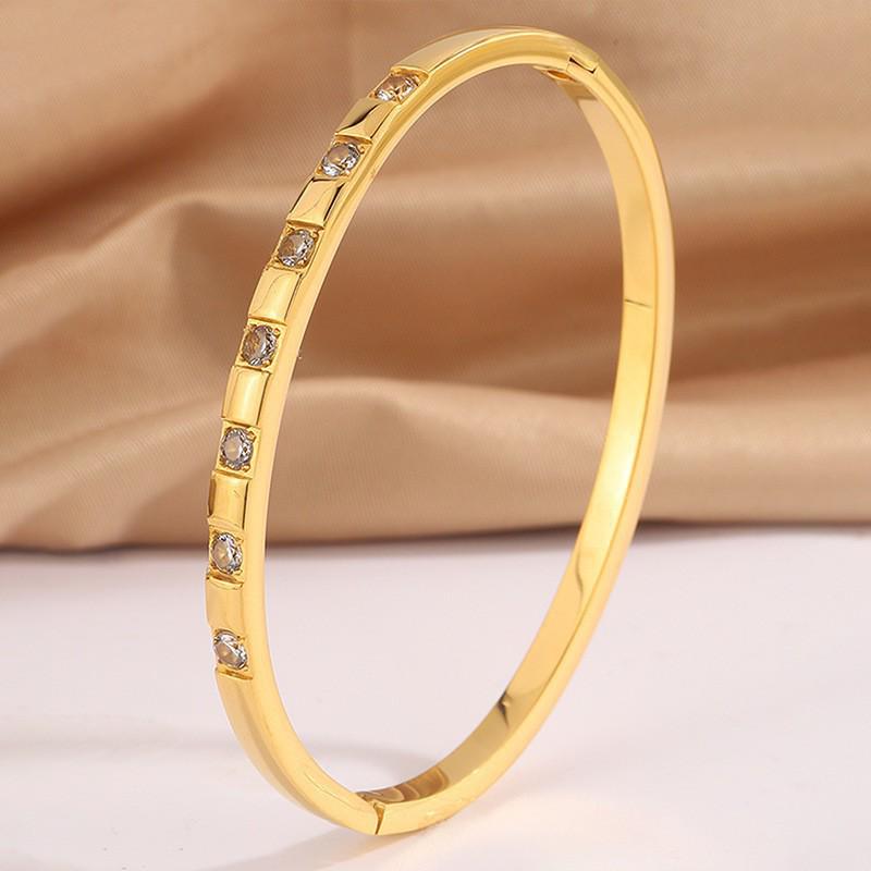 Starry Sky Women's Titanium Steel Bracelet - Non-Fading, Versatile, Full Diamond Stainless Steel, High-End Silver Fashion Accessory