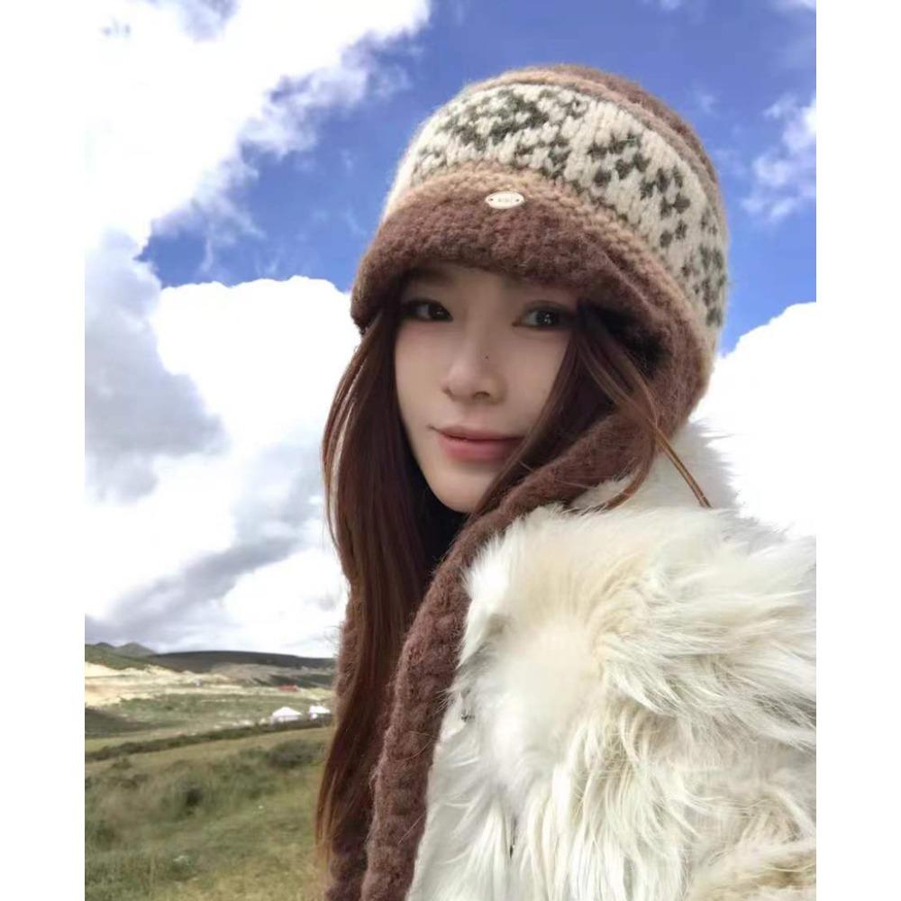 

New Fair Island wind double braided fringed flying hat women s winter fashion high sense red warm Lei Feng hat wool hat темно-коричневого кольору