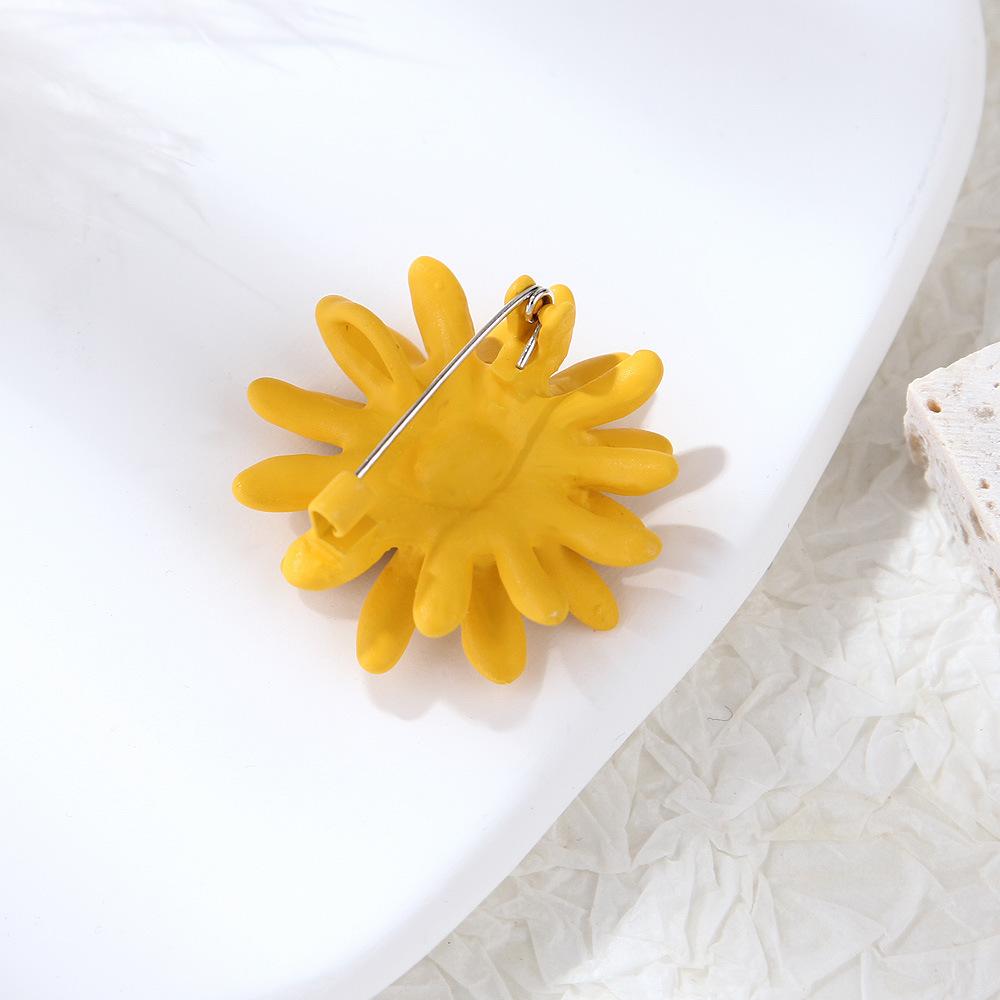 Sunflower Brooch Mori Flowers Netroots Models of Small Fresh Sunflower Brooch Flower Designer Brooch Mini Bobby Pins Perfect Gift for Couples