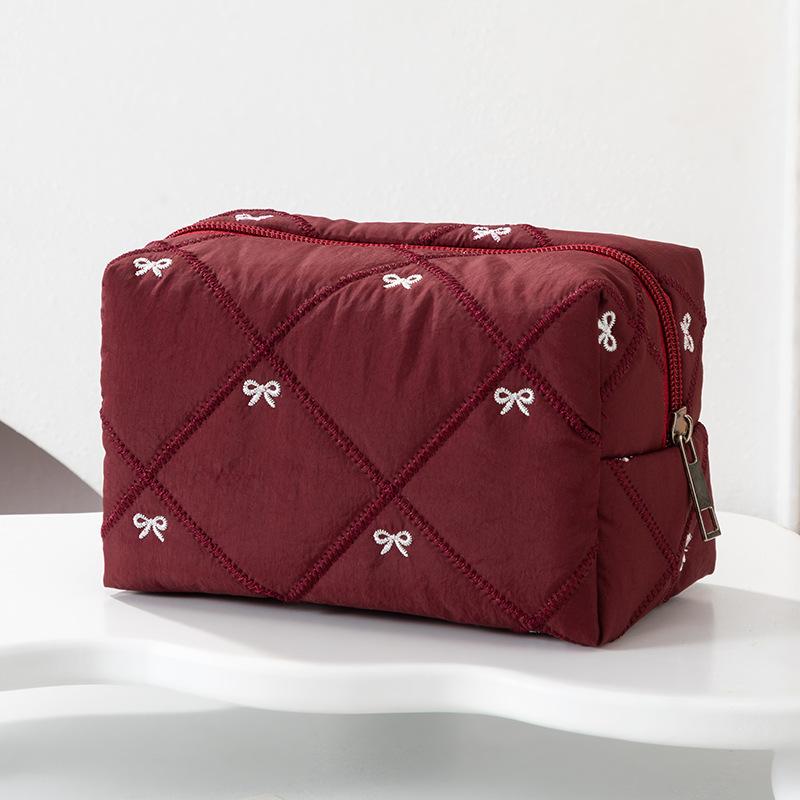 Módny štvorcový dámsky clutch taštička na make-up prenosná roztomilá dámska kozmetická toaletná taštička kabelka so zipsom s potlačou mašle