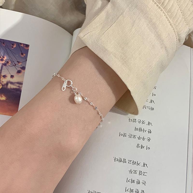 Elegant Pearl Charm Bracelet: Women s Trendy, Light Luxury High-End Design