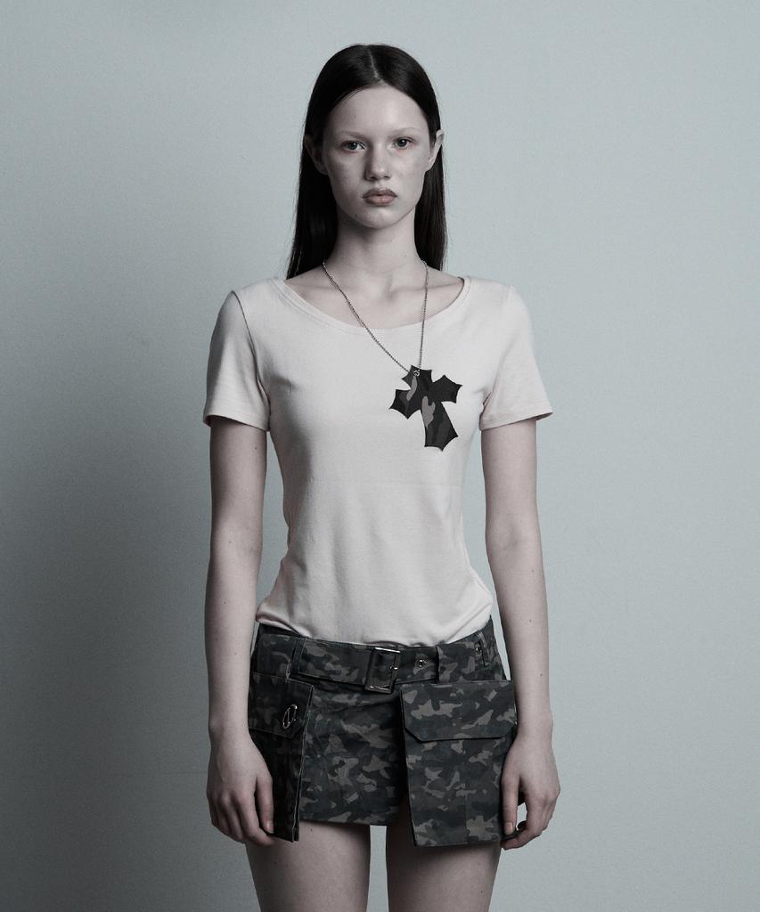 ILLIO Pink-Camou Cross Necklace T-Shirt
