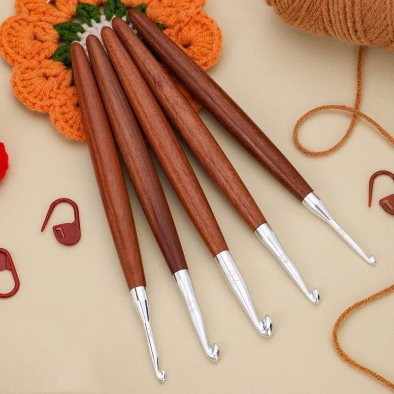 8Pcs Aluminium Crochet Hook for Knitting Ergonomic Wood Handle Crochet Hooks Yarn Craft Tool for Crocheting 3.0-7.0mm