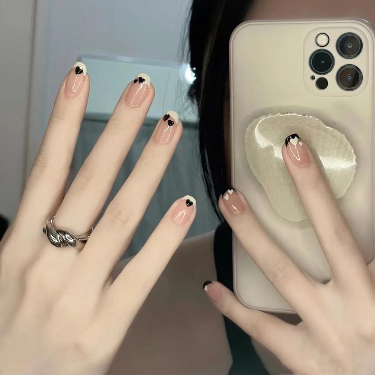 

Chic Gradient French Retro Fake Nails - Removable and Reusable