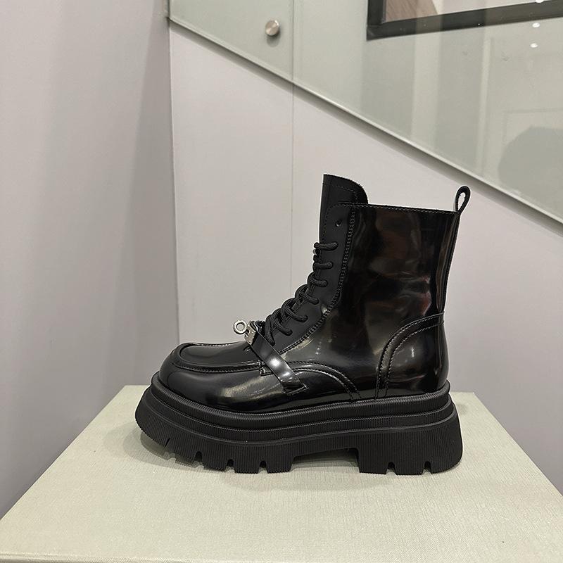 

Stepping shit feeling thick-soled Martin boots women 2025 autumn British style versatile single boots locomotive Internet celebrity black medium boots 40