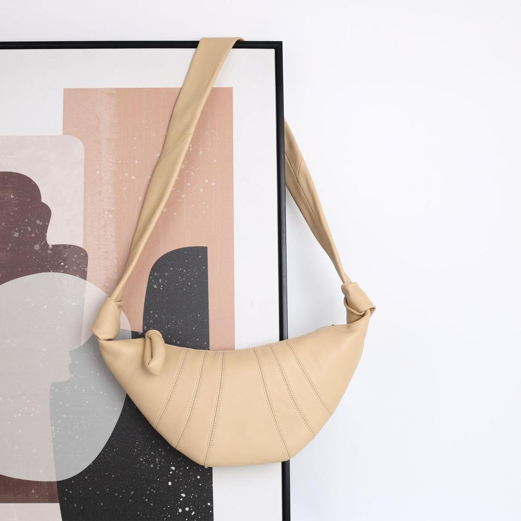 2025 New Versatile French Fashionable Croissant Niche Texture Dumpling Bag Crossbody Waist Sheepskin