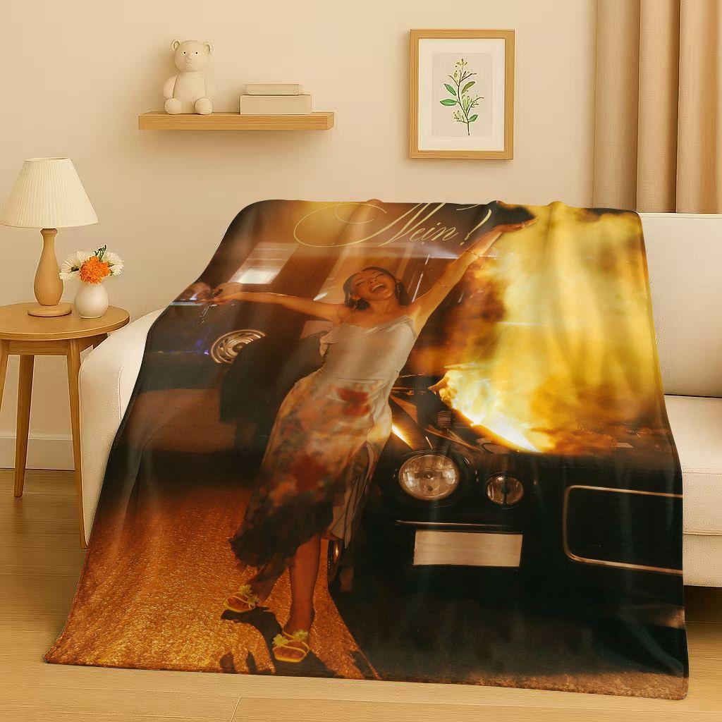 Fashion Pop Singer Ayliva Lieb Flannel Blanket,Ultra Soft Warm Plush Throw for Home Bedroom Bed Sofa Cover Kids Picnic Gift