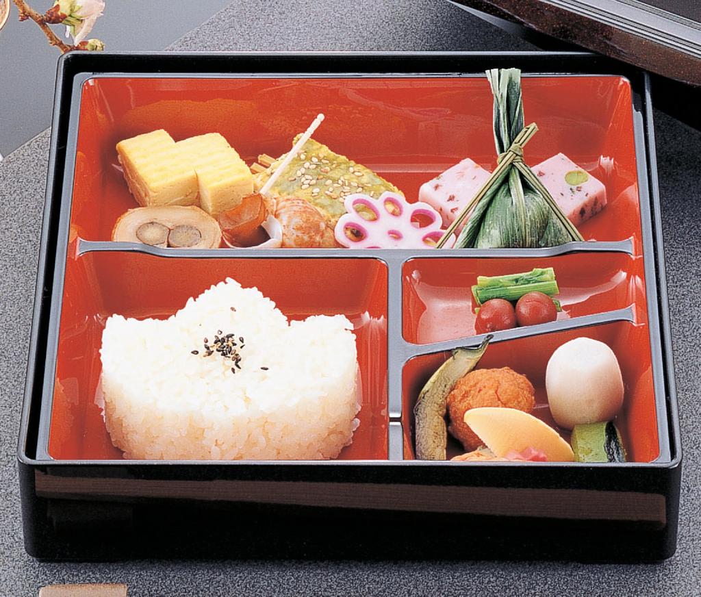 Wakaizumi Lacquerware Square Hoshun Bento Vermilion with Arabesque Pattern Vermilion and Black A8-inch Box, (with T-shaped Divider, Top) 1-399-5