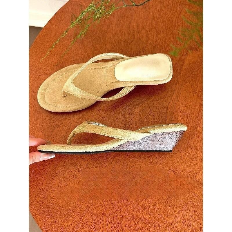 Ernie is here! Retro suede round head slope heel flip-flops female summer toes with thick heel sandals