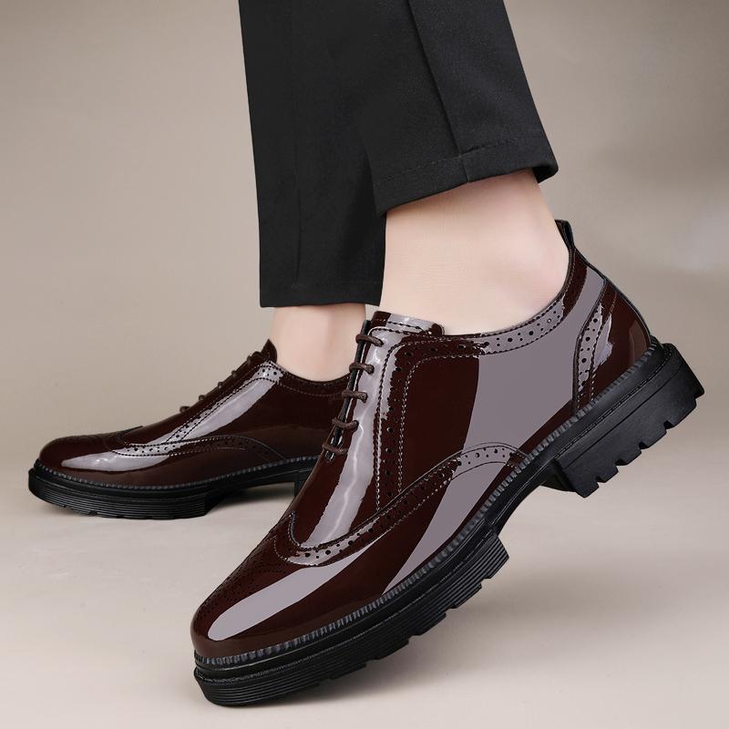 Pantofi Brogue Bărbați la Modă Talpă Groasă Brand Pantofi Oxford Bărbați Bărbați Piele Lăcuită Modă Neted Coiffeur Potrivit cu Orice Pantofi de Nuntă Bărbați