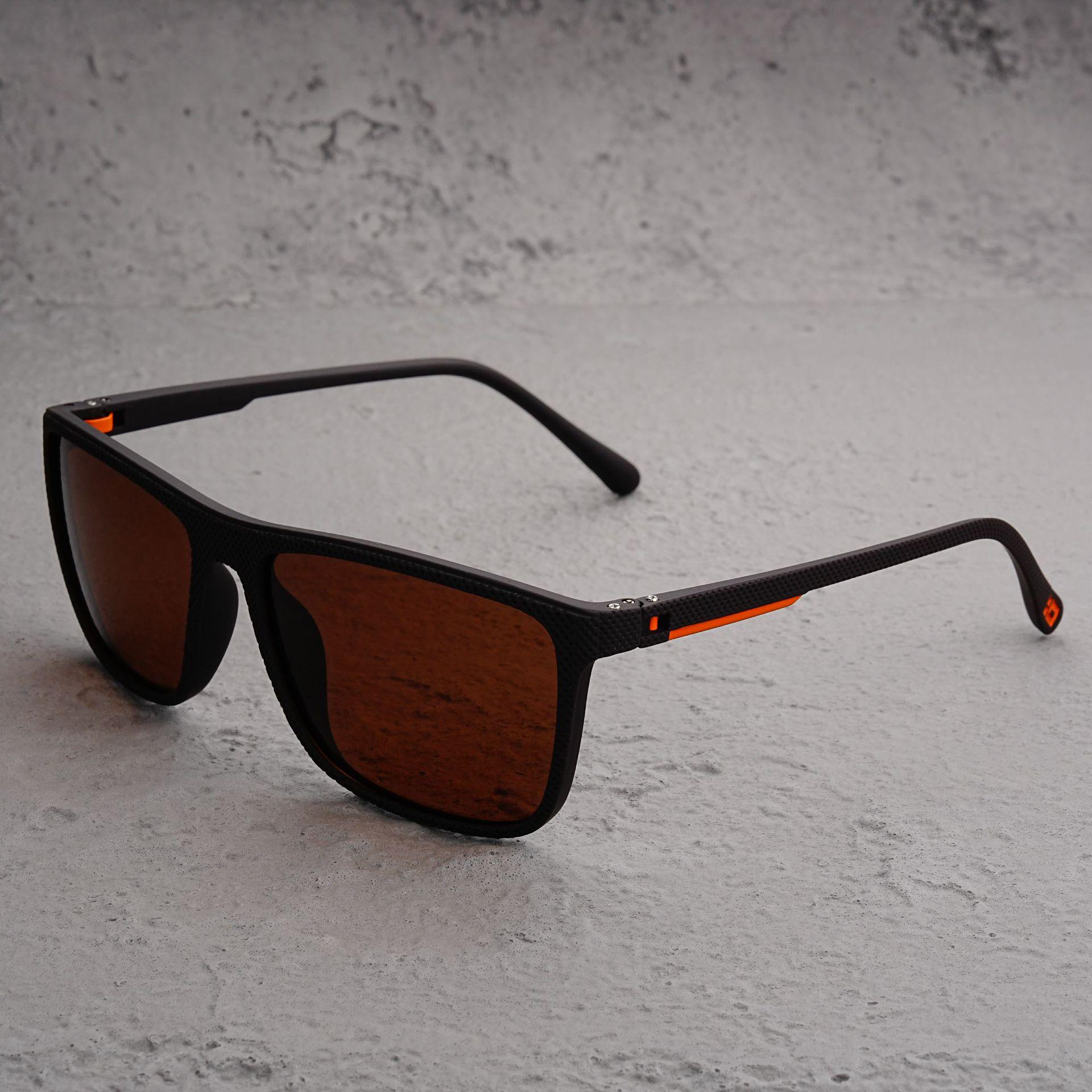 Men s Retro Polarized Sunglasses with Square Frame & Dual-Color Rubber Temples 1.1 Polarized Lens