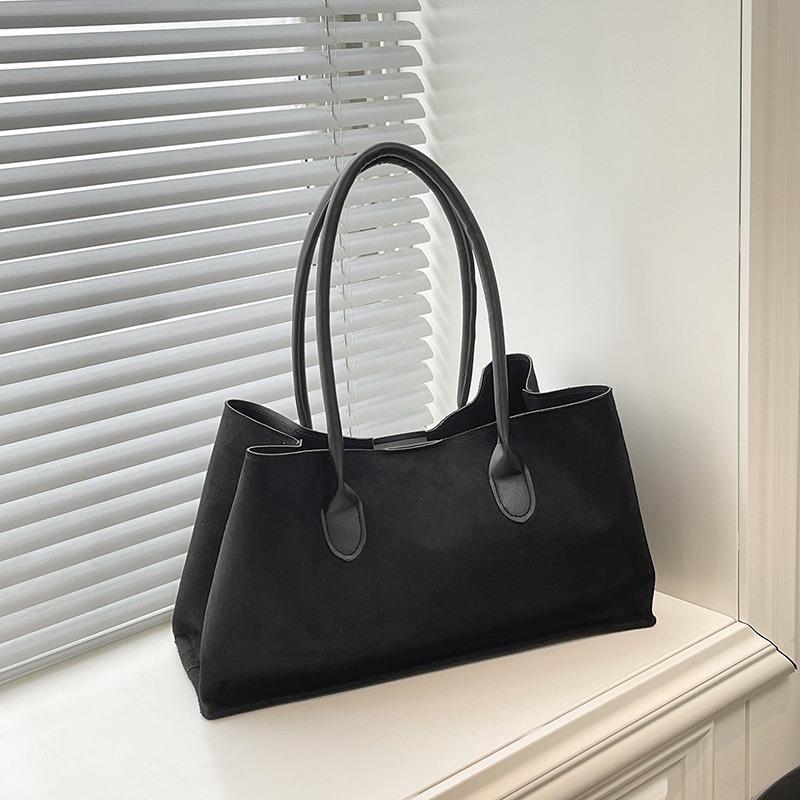 Suede Retro Large-capacity Armpit Bag, New Fashion Women's Bag, High-end Tote Bag, Commuter Shoulder Bag.
