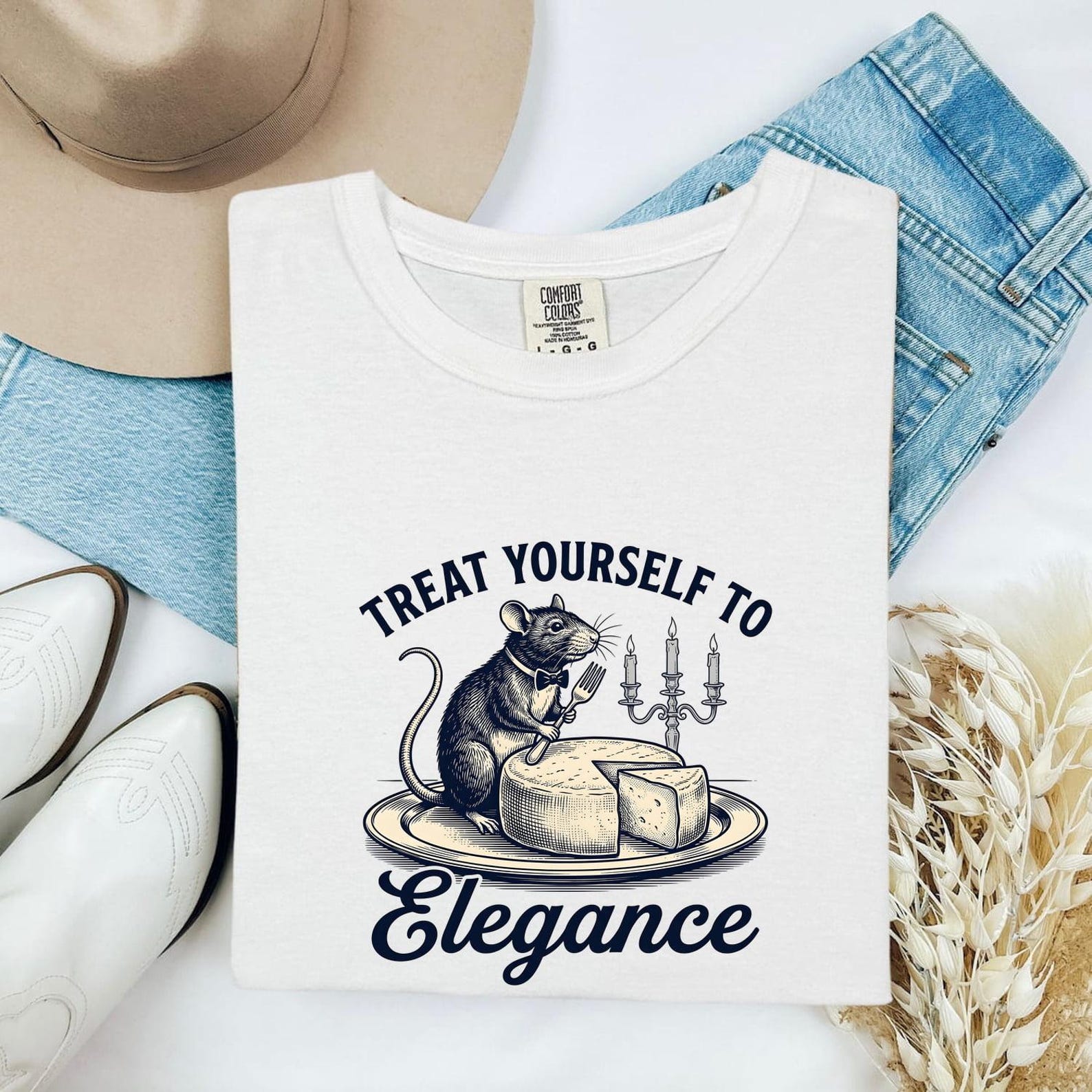 Mouse Cheese Shirt Funny Animal Gift Women Vintage Tee Cheese T-Shirt Humor Fan Retro Tshirt Creature Graphic Hand Drawn Candelabra Tshirt 4XL