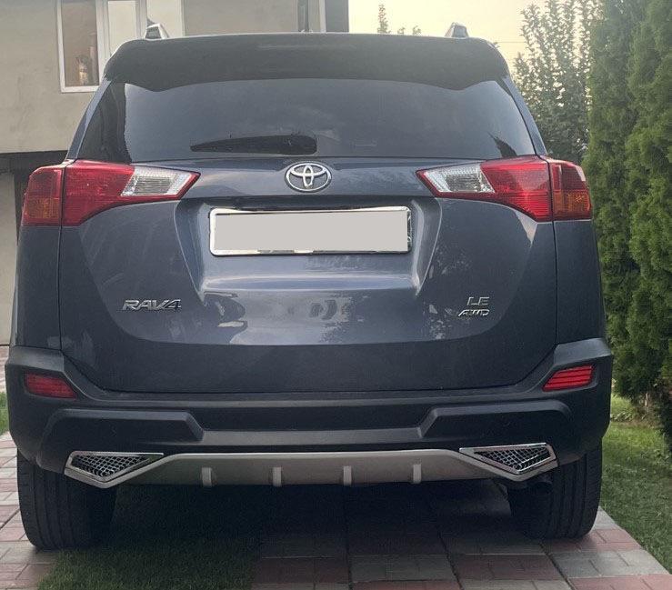 

Накладка на задний бампер PZ415-X0462-00 (2013-2016) для Toyota Rav 4