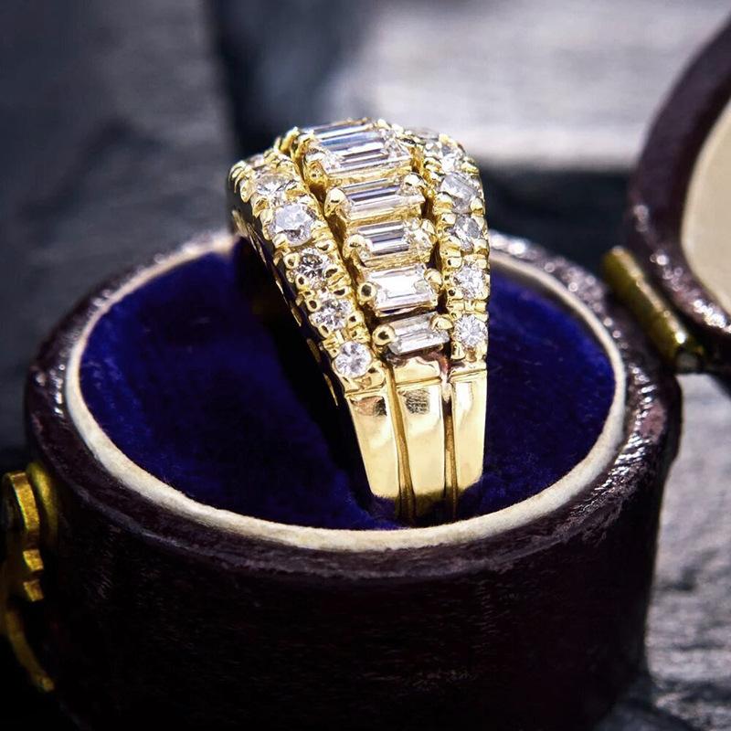French Temperament Parisian Ring Women, European and American White Feminine Luster Jewelry, Spring Geometric New Models