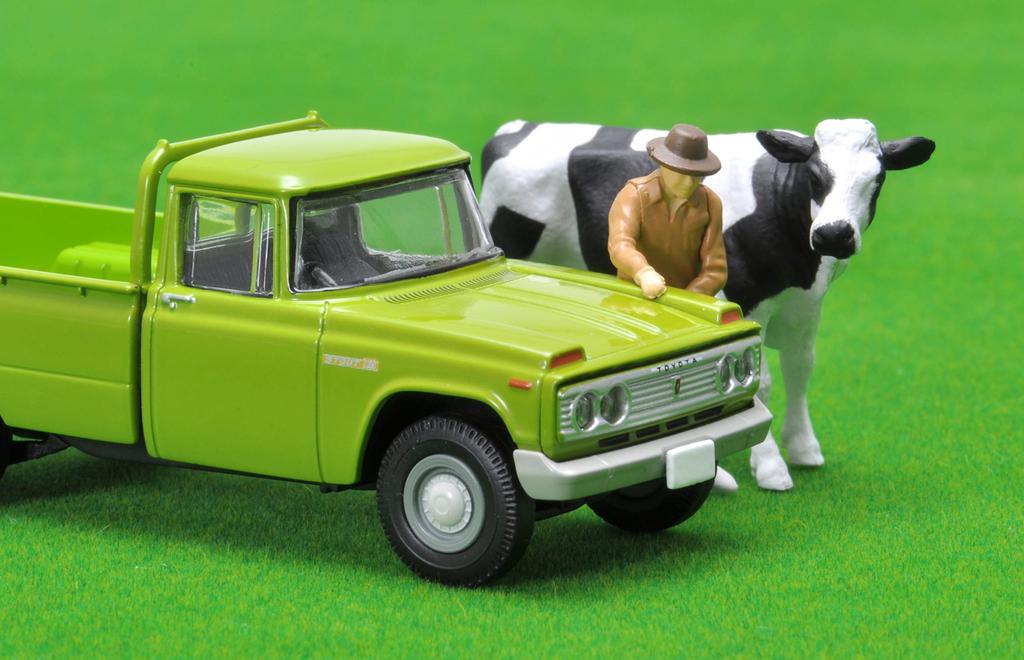 TOMYTEC Tomica Limited Vintage Toyota Stout Green with Figure Completed Product 321293 1/64 LV-189c