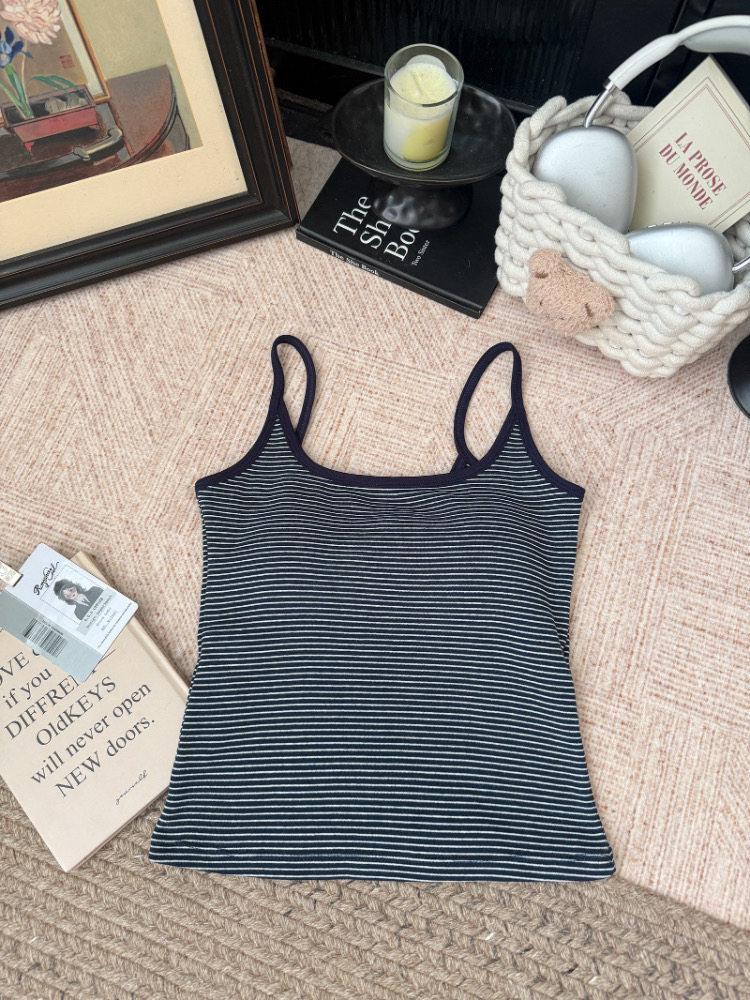 Dziewczęcy Retro Top na Ramiączkach w Paski: Damski dopasowany top wiosenno-letni z wbudowanymi wkładkami