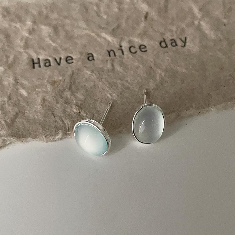 Small Oval Opal Stud Earrings Women'S Niche Retro Simple Personality Fashion Trend Temperament Versatile Earrings