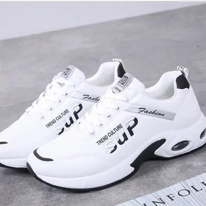 Fashion Indoor Height Increase Trendy Men's Anti Slip and Anti Odor Running Shoes with Leather Surface and Waterproof Men's Shoes Hombre