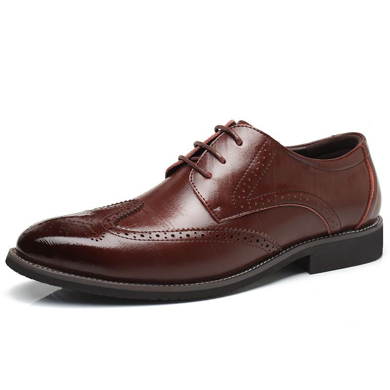 Flat Classic Men Dress Leather Wingtip Carved Italian Formal Plus Size Lace Up Pointed Shoes Men Casual Party Shoes